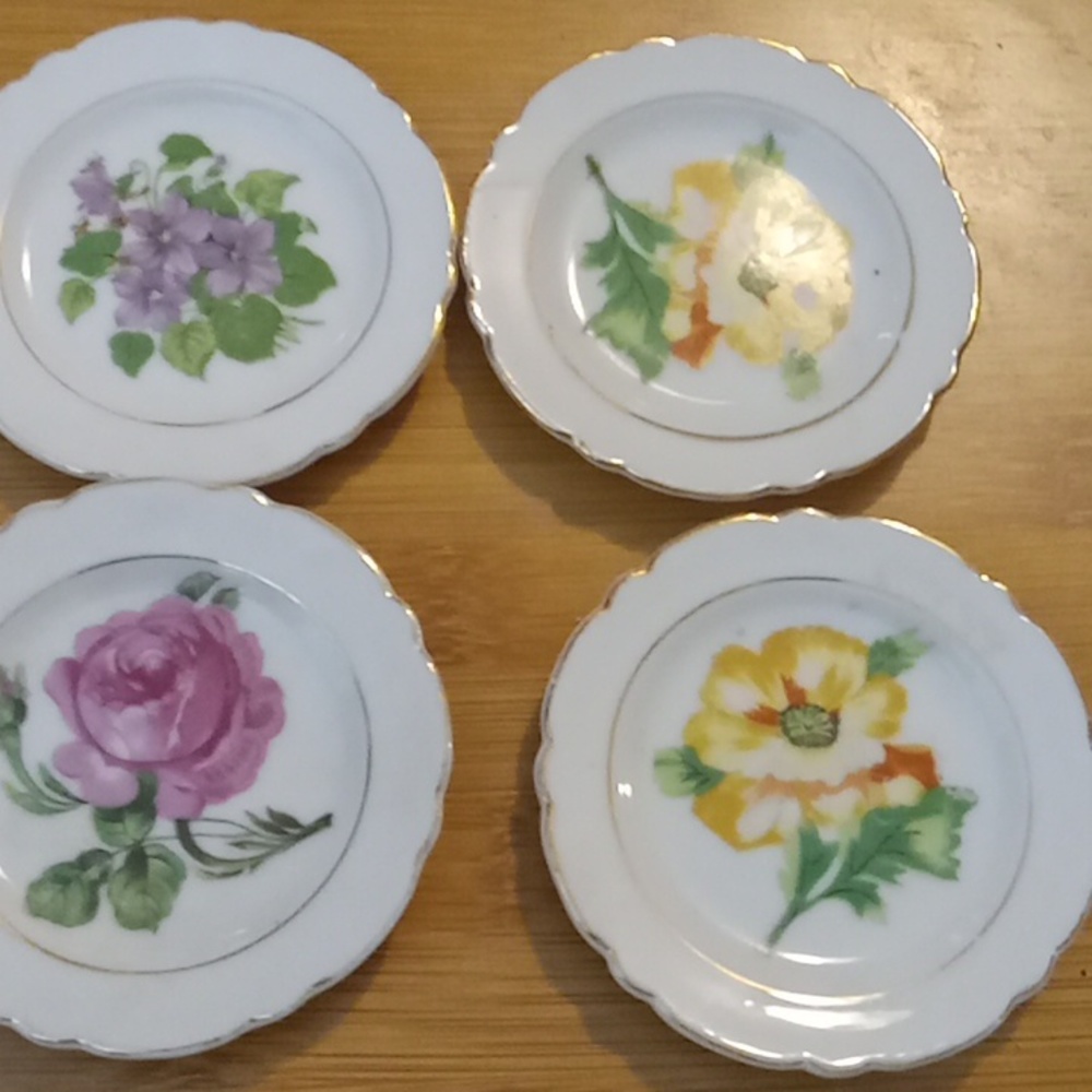 Tiny China dishes